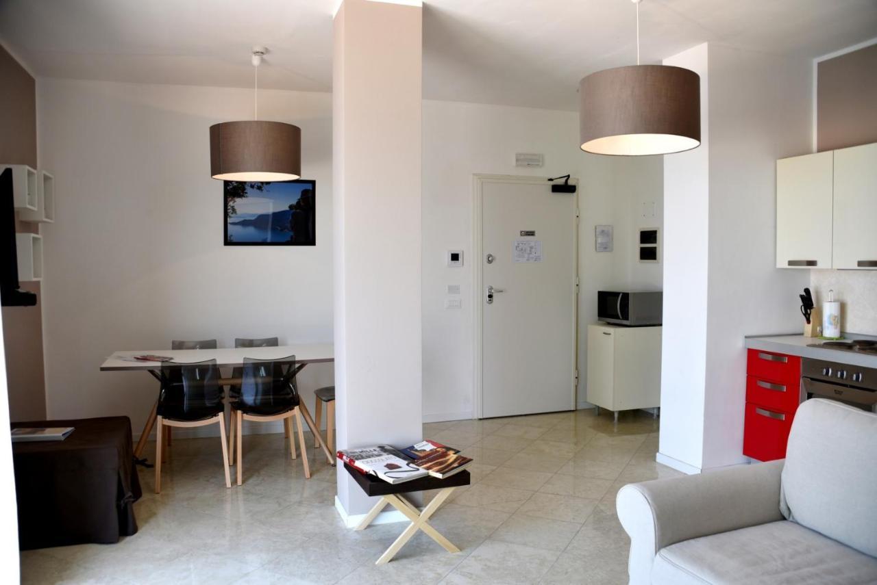 Residenza Miralago By Wonderful Italy Desenzano del Garda Bagian luar foto