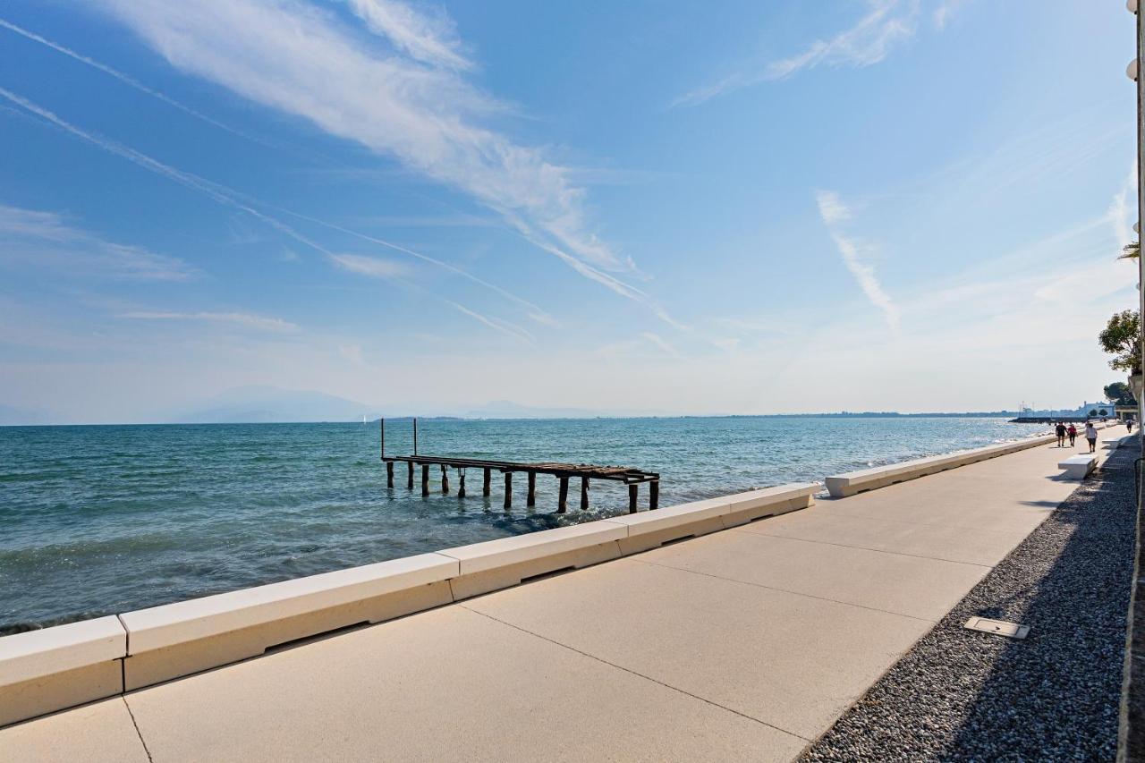 Residenza Miralago By Wonderful Italy Desenzano del Garda Bagian luar foto
