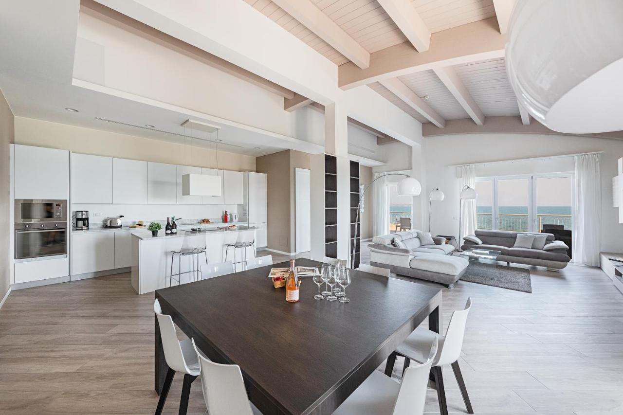 Residenza Miralago By Wonderful Italy Desenzano del Garda Bagian luar foto