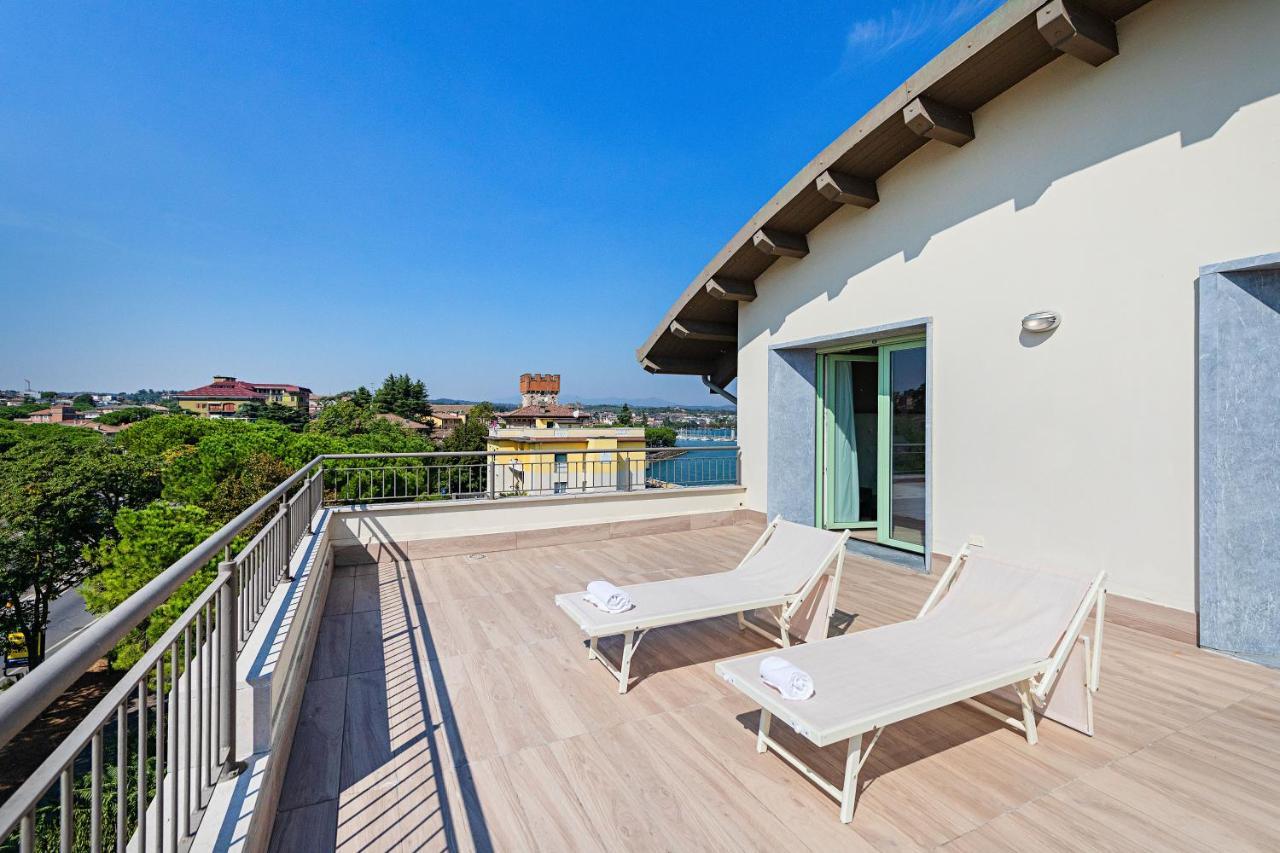Residenza Miralago By Wonderful Italy Desenzano del Garda Bagian luar foto