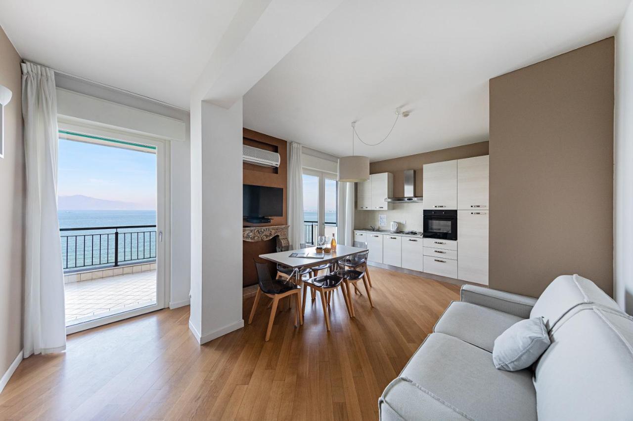 Residenza Miralago By Wonderful Italy Desenzano del Garda Bagian luar foto