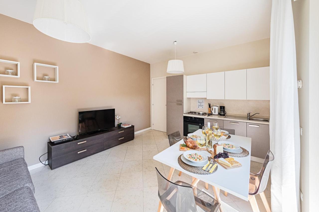 Residenza Miralago By Wonderful Italy Desenzano del Garda Bagian luar foto