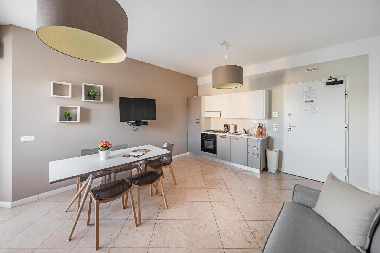 Residenza Miralago By Wonderful Italy Desenzano del Garda Bagian luar foto