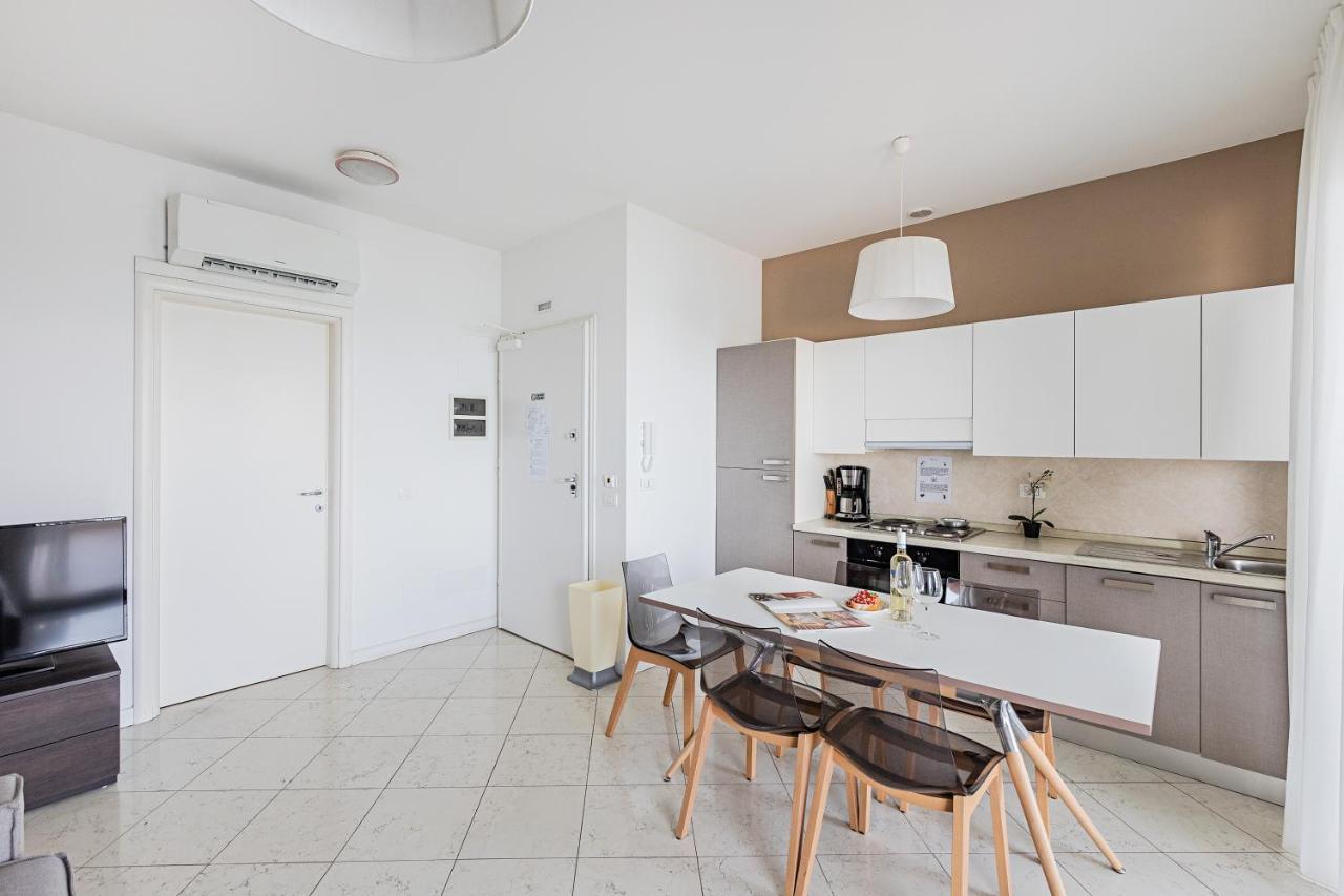 Residenza Miralago By Wonderful Italy Desenzano del Garda Bagian luar foto