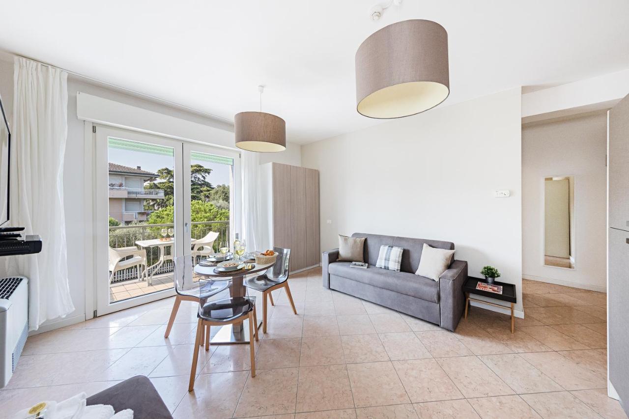 Residenza Miralago By Wonderful Italy Desenzano del Garda Bagian luar foto