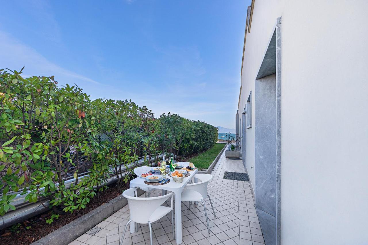 Residenza Miralago By Wonderful Italy Desenzano del Garda Bagian luar foto