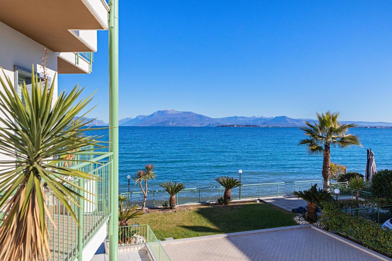 Residenza Miralago By Wonderful Italy Desenzano del Garda Bagian luar foto