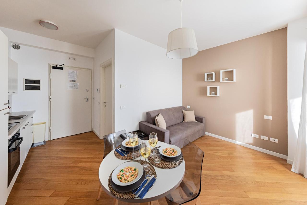 Residenza Miralago By Wonderful Italy Desenzano del Garda Bagian luar foto