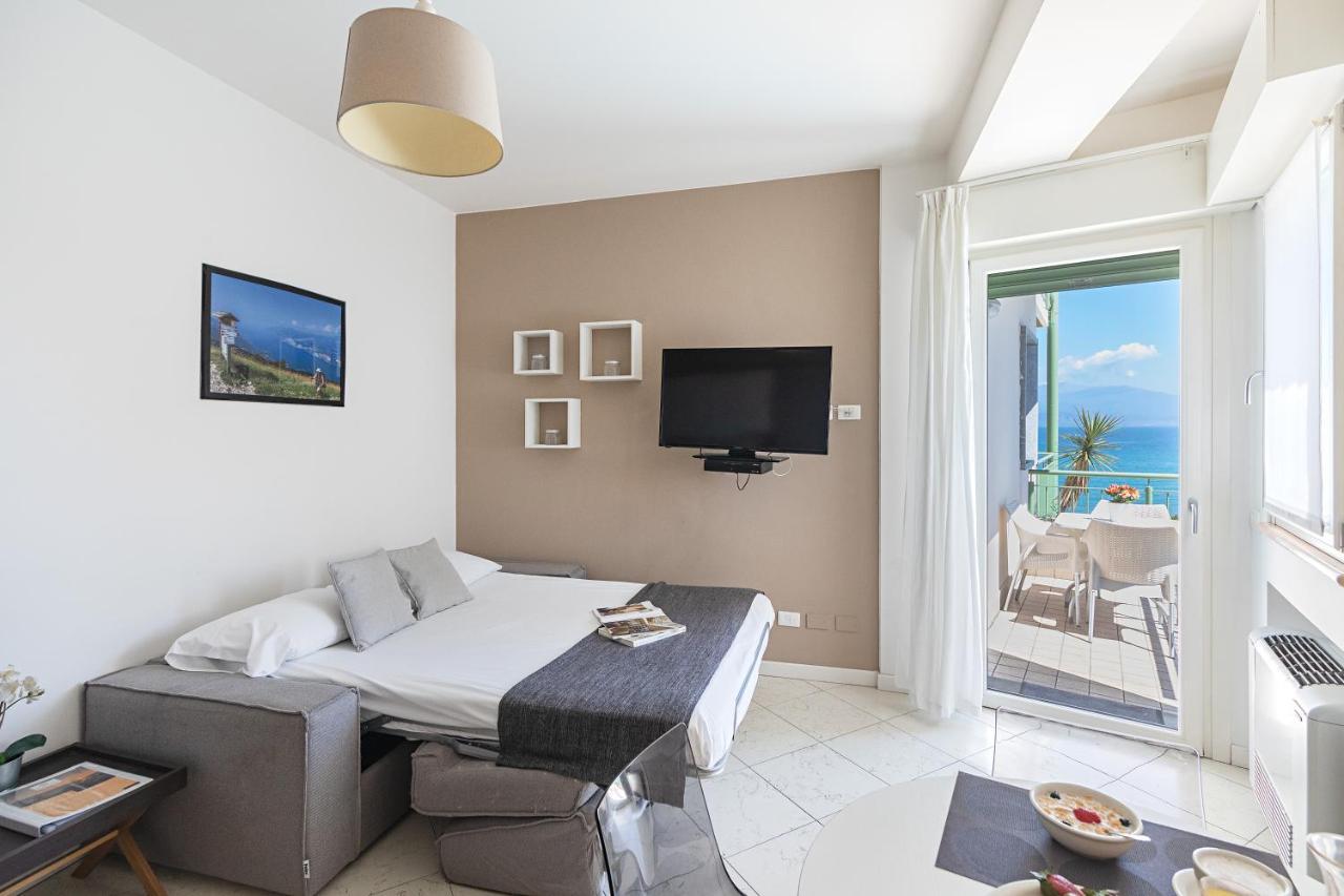 Residenza Miralago By Wonderful Italy Desenzano del Garda Bagian luar foto