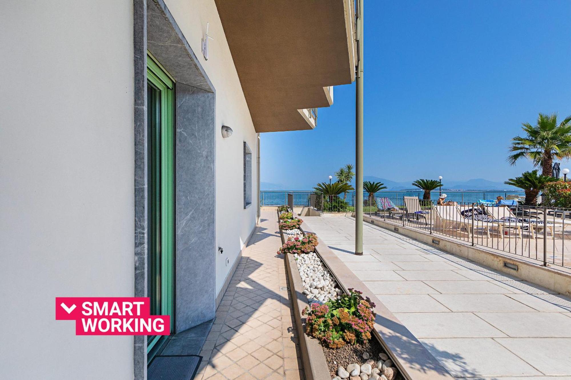 Residenza Miralago By Wonderful Italy Desenzano del Garda Bagian luar foto